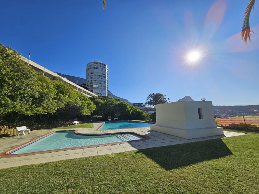 2 Bedroom Property for Sale in Vredehoek Western Cape